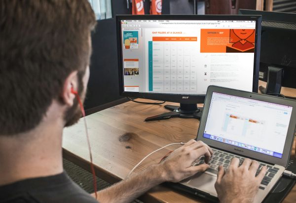 Devenir rédacteur web : guide complet pour réussir en 2024